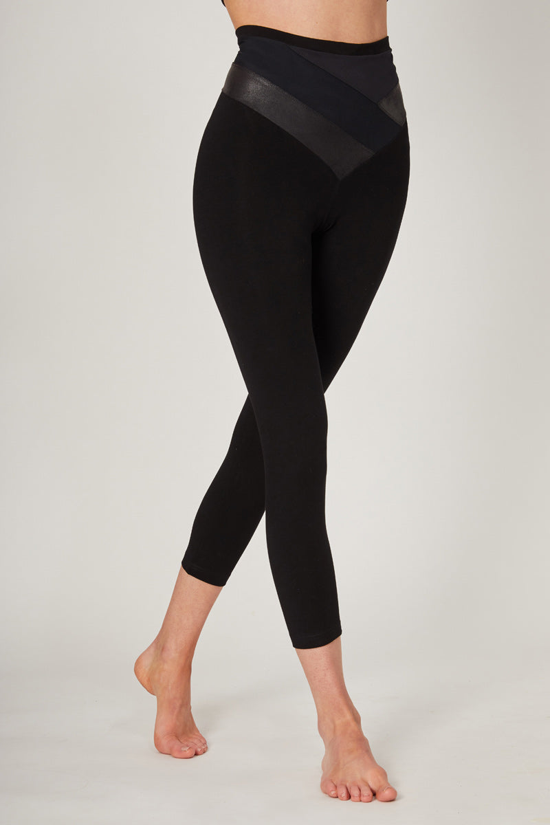 Medium Compression Waisted Leggings with Frill Hip Inset Black– TLC Sport