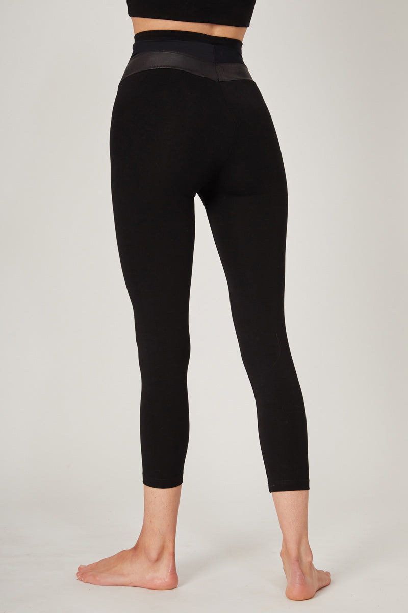 Medium Compression High Shine Waisted Leggings with Side Pockets