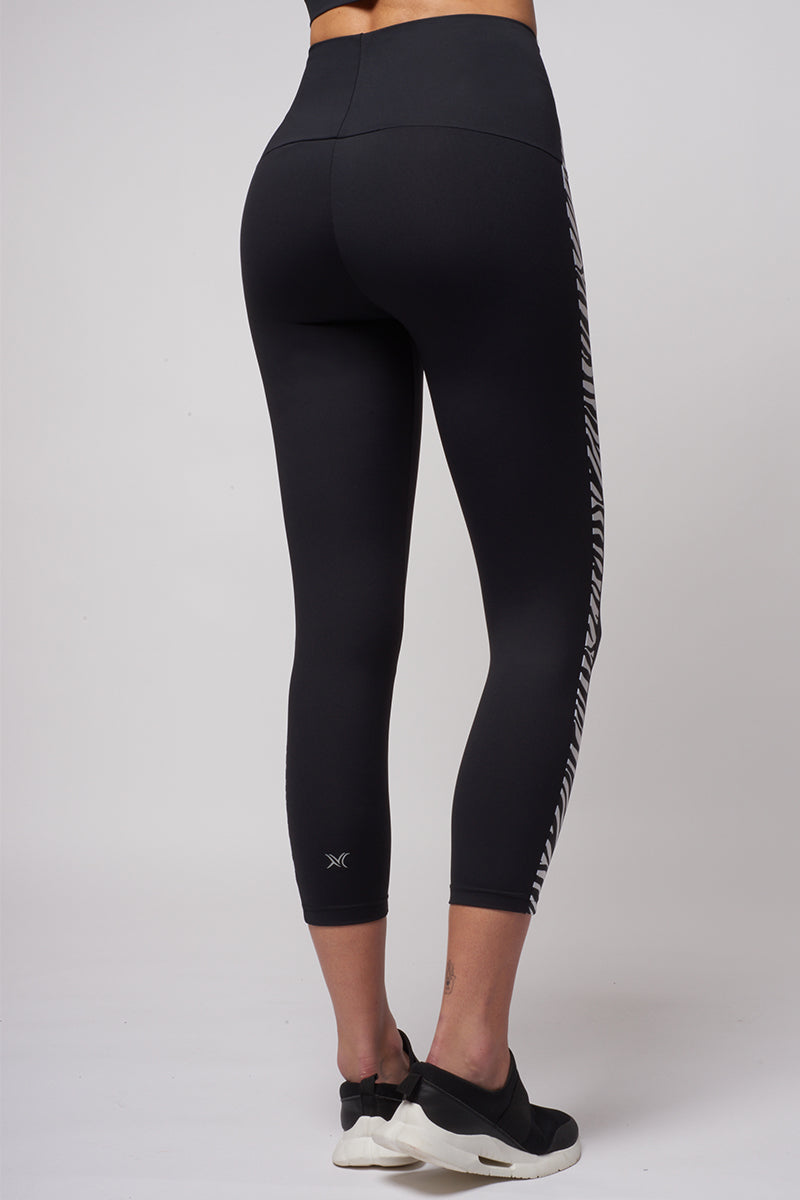 Yoga Leggs - If you're a black leggings fan 🖤 but want something with a  twist try our latest luxury #zebra design 🖤 high waisted, compression  fabric that makes you feel supported